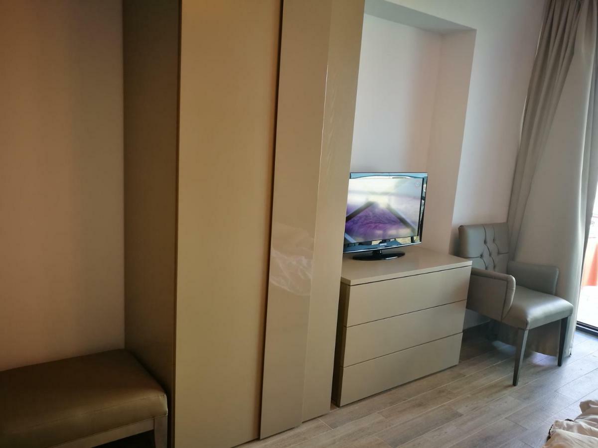 Luxury Studio 42 De Silva Мамая Екстериор снимка